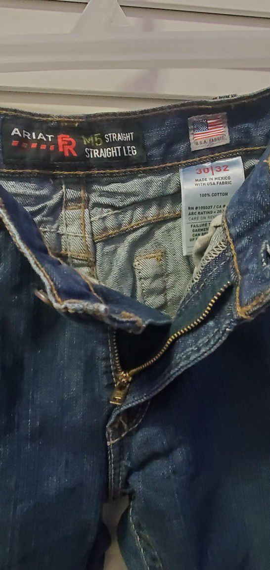 Mens Ariat FR JEANS a Total Of 4 Jeans Good Condition $120 For All 4..30/32