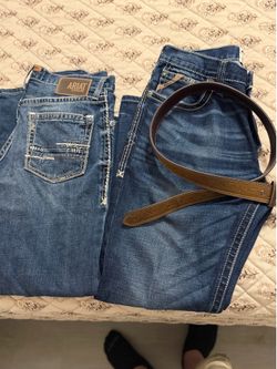 33/30 Men’s Ariat pants and Belt
