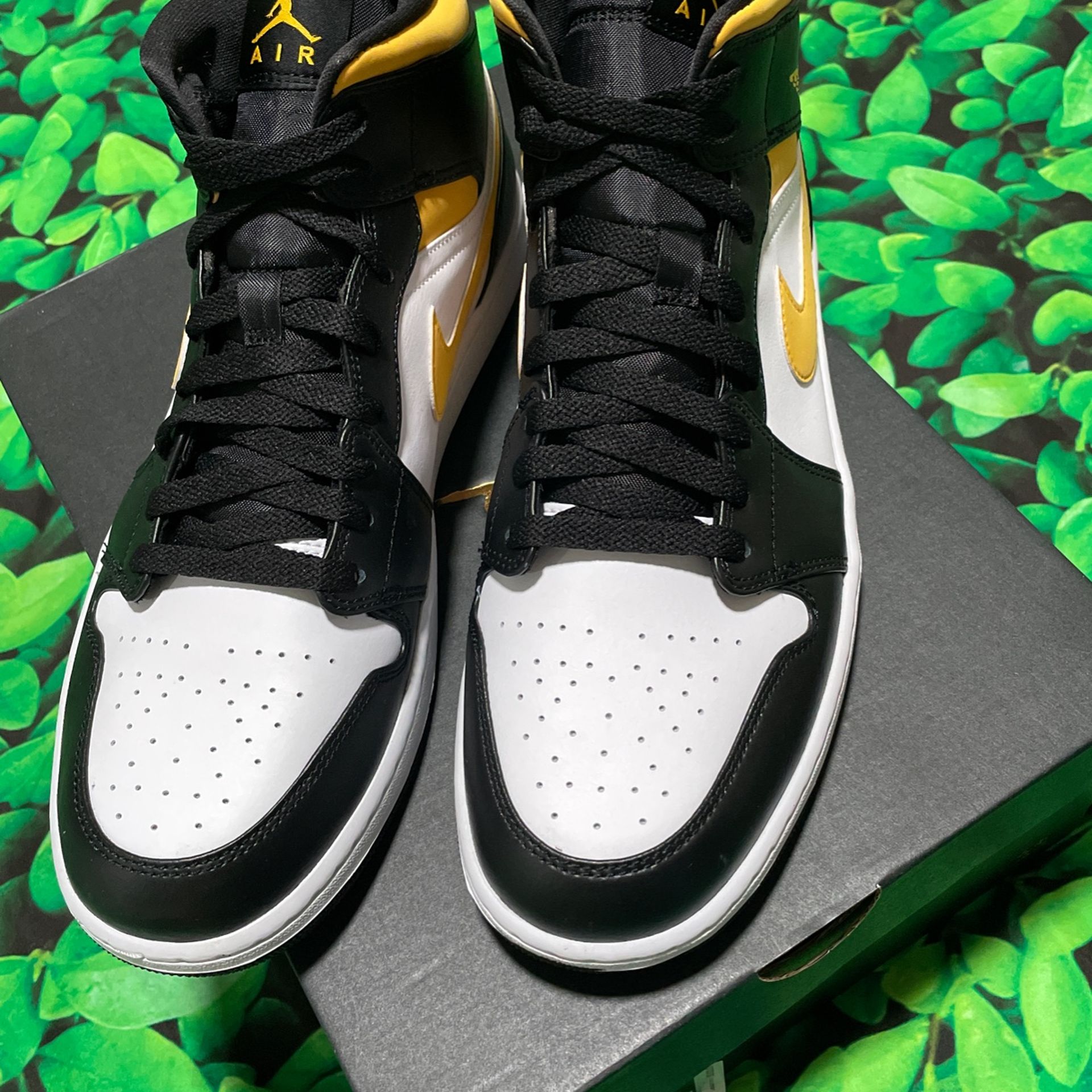 aur jordan 1 mid size 12 $160