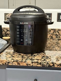 Instant Pot RIO gently used *Missing inside pot*