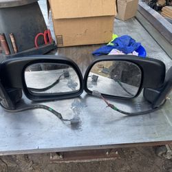 2002 Ford Excursion Mirrors.