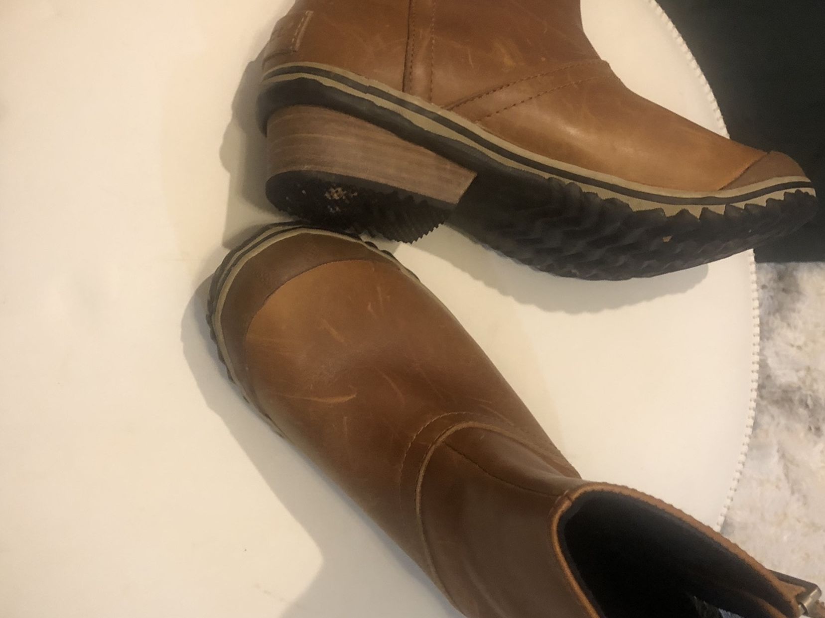Sorel Women’s Boots ( Short Ones ) Size 7