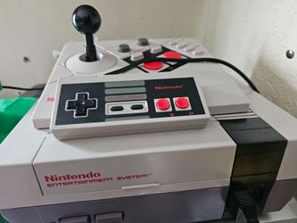 Nintendo Entertainment System With 2 Controllers