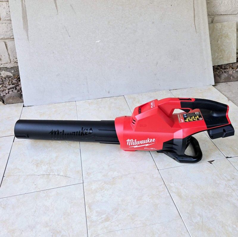 Milwaukee FUEL 18V Dual Battery Leaf Blower 760cfm (Tool-Only)