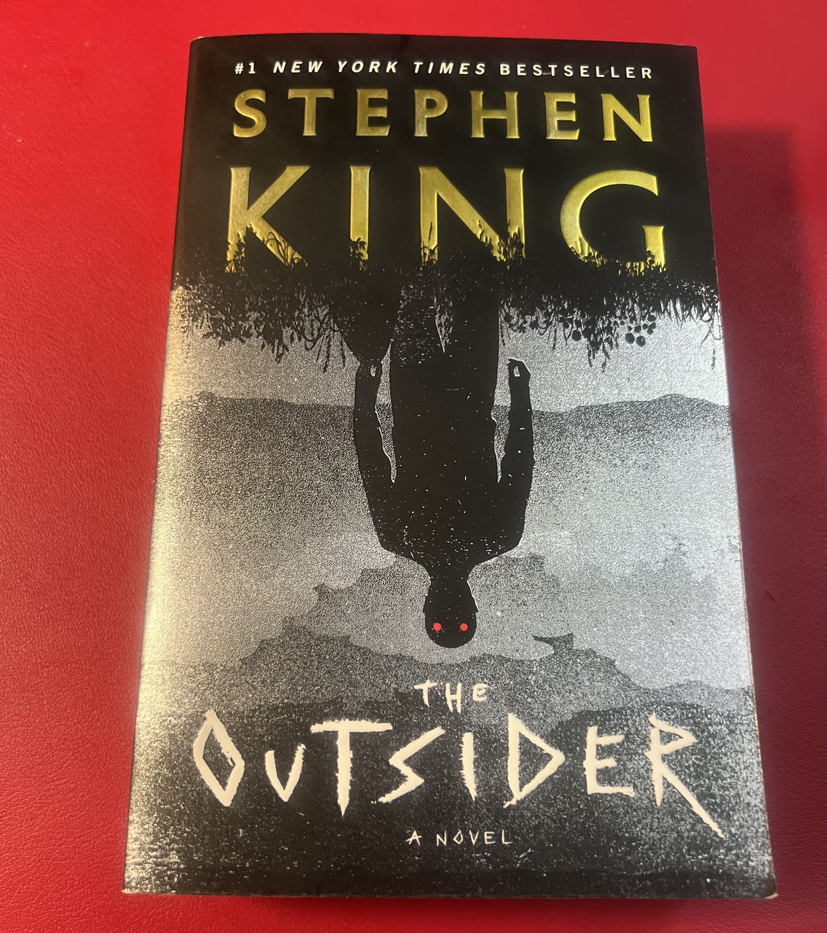 The Outsider - Stephen King paperback novel