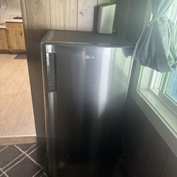 Small refrigerator
