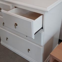 Girl Dresser