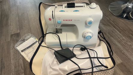 sewing machine Singer simple