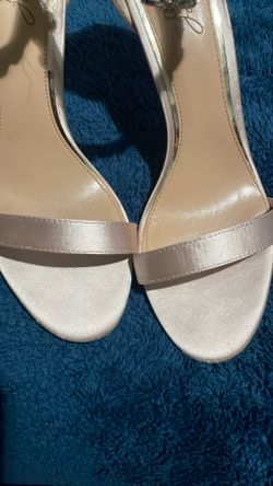 Badgley Mischka Satin beige Heels