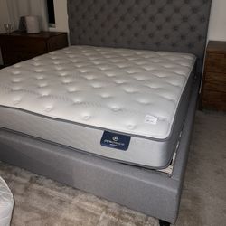 DISPLAY MODEL SERTA EASTERN KING MATTRESS ONLY