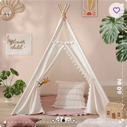 White tent with Pom Pom border