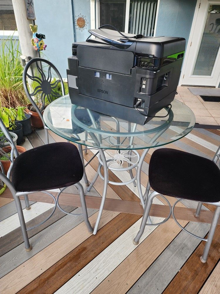 Bistro Table 4 Chairs