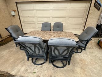 Mallin Patio Set