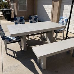 Free Table .. Pick Up In Visalia .. Need It Gone Today 