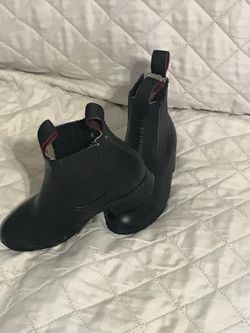 Boys boots