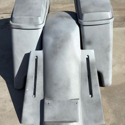 Fender And Stretch Saddle Bags 