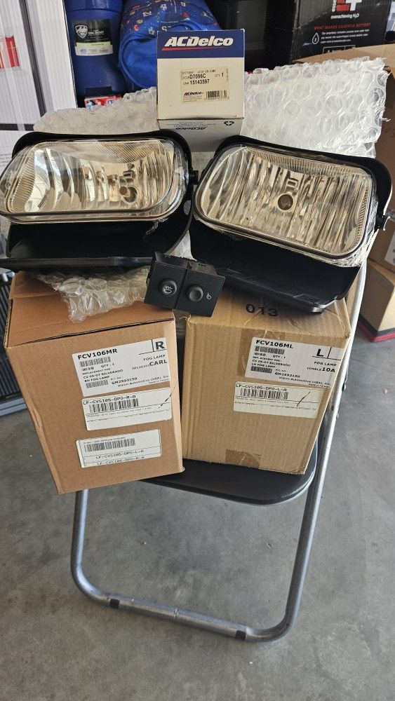 Set Of Fog Lights With Original Switch 