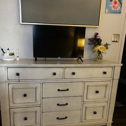 Wood Dresser Old White 