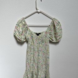 Summer floral dress with puffy sleeves