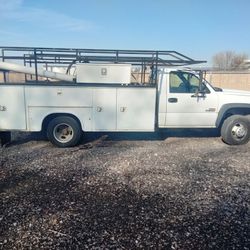 2005 Chevy 3500 Duramax. Work Turck