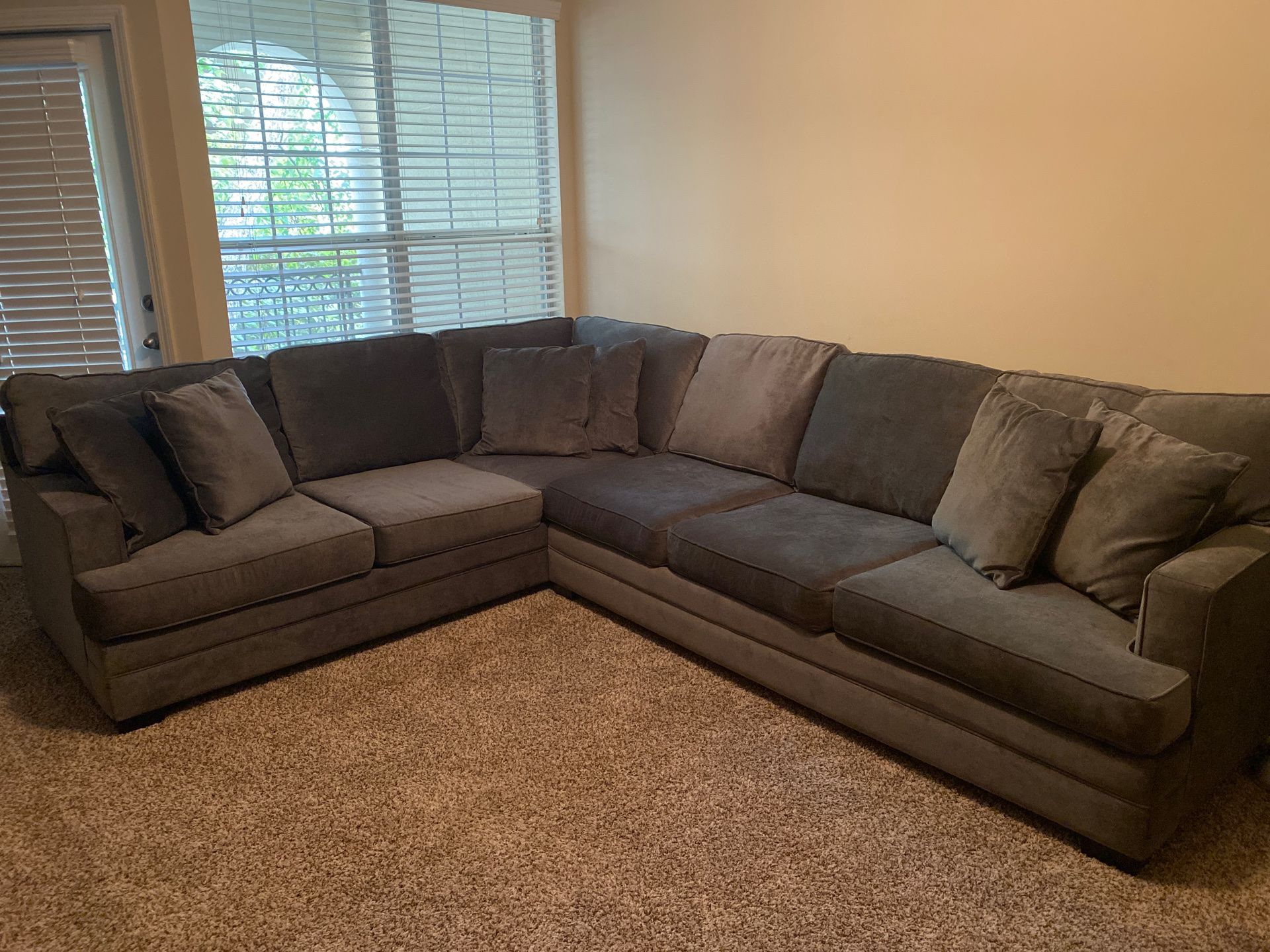 New sectional couch with 6 couch pillows
