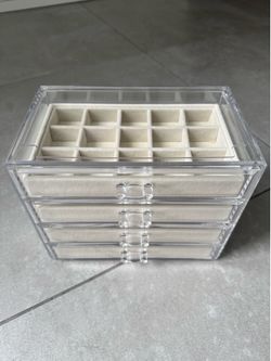 jewelry organizer