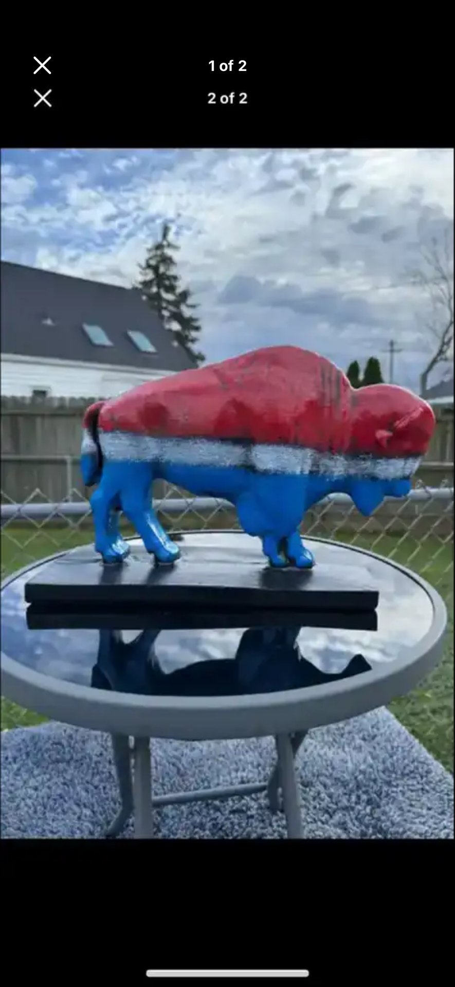 The patriotic buffalo statue