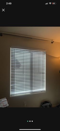3 Sets- faux wood blinds Manufactured by LG Sourcing. 