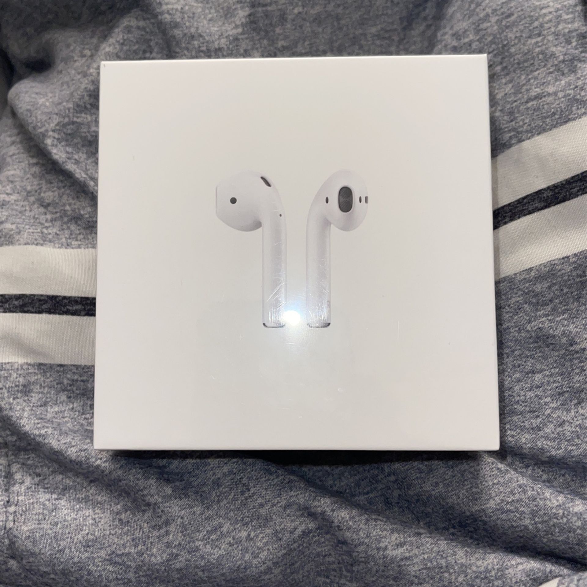 Brand New Sealed 2nd AirPods ( 2nd Gen )