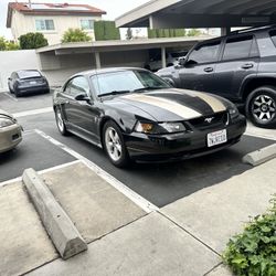 2004 Ford Mustang 2dr Coupe