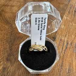 Twirly Gold Ring