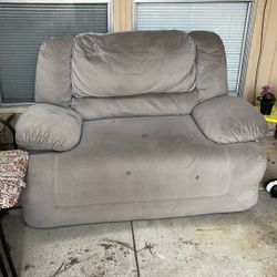 Oversized Recliner 