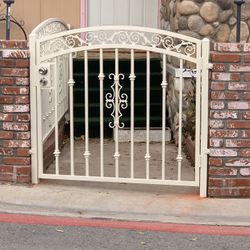 Metal Gate