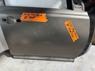 2014-2018 Toyota RAV4 right front door