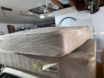 Twin Mattress And Boxspring-Simmon