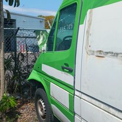 sprinter. dodge Mercedes Benz diesel 05 for part's 