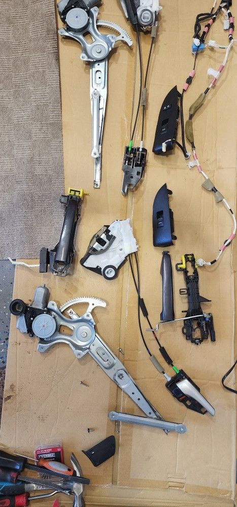 2010 -2015 Prius Door Parts/ Lock Parts And Window Regulator / Motor