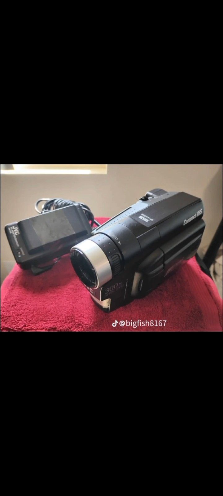 JVC GR-AMX225U VHSC Camcorder