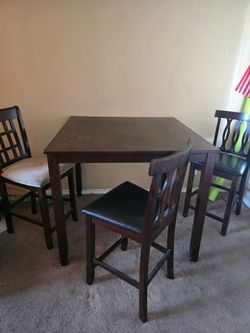 Bar Top Dinig Room Table FREE