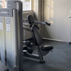 Life Fitness Signature Shoulder Press- Commercial Gym Equipment- Nautilus, Cybex, Flex, Hammer Strength, Precor, Icarian, Arsenal
