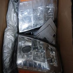 Pair Of OEM Cadillac Escalade Headlights 07-13 Standard, Ext Esv