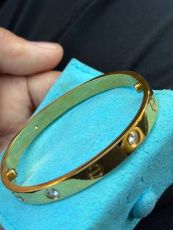Women’s gold bracelet