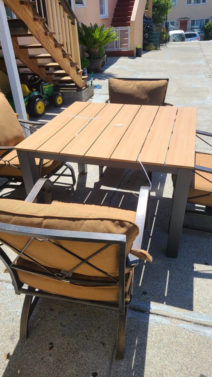 Set Table 4 Chairs For Outside