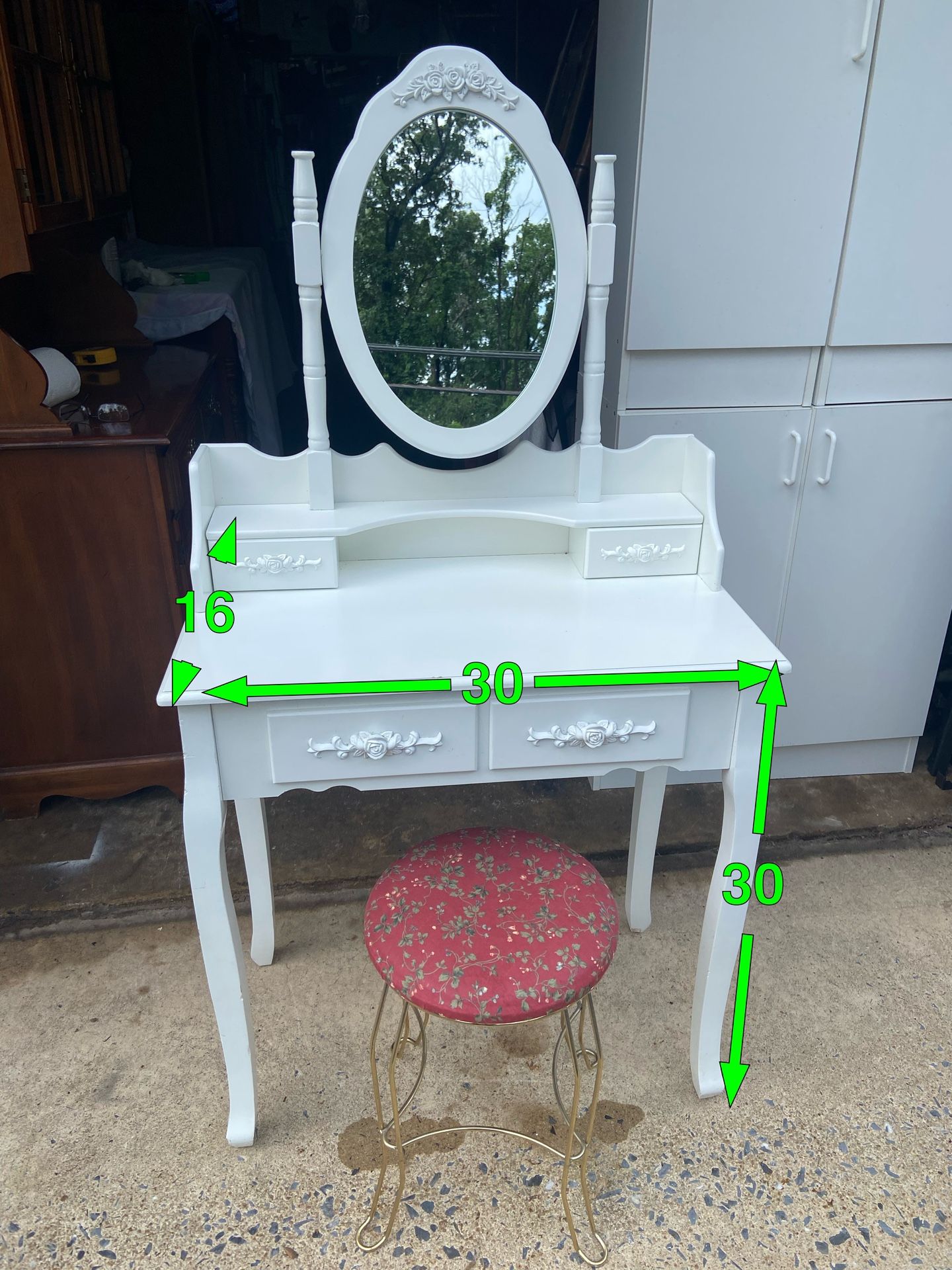 Girls Vanity With Mirror And Stool