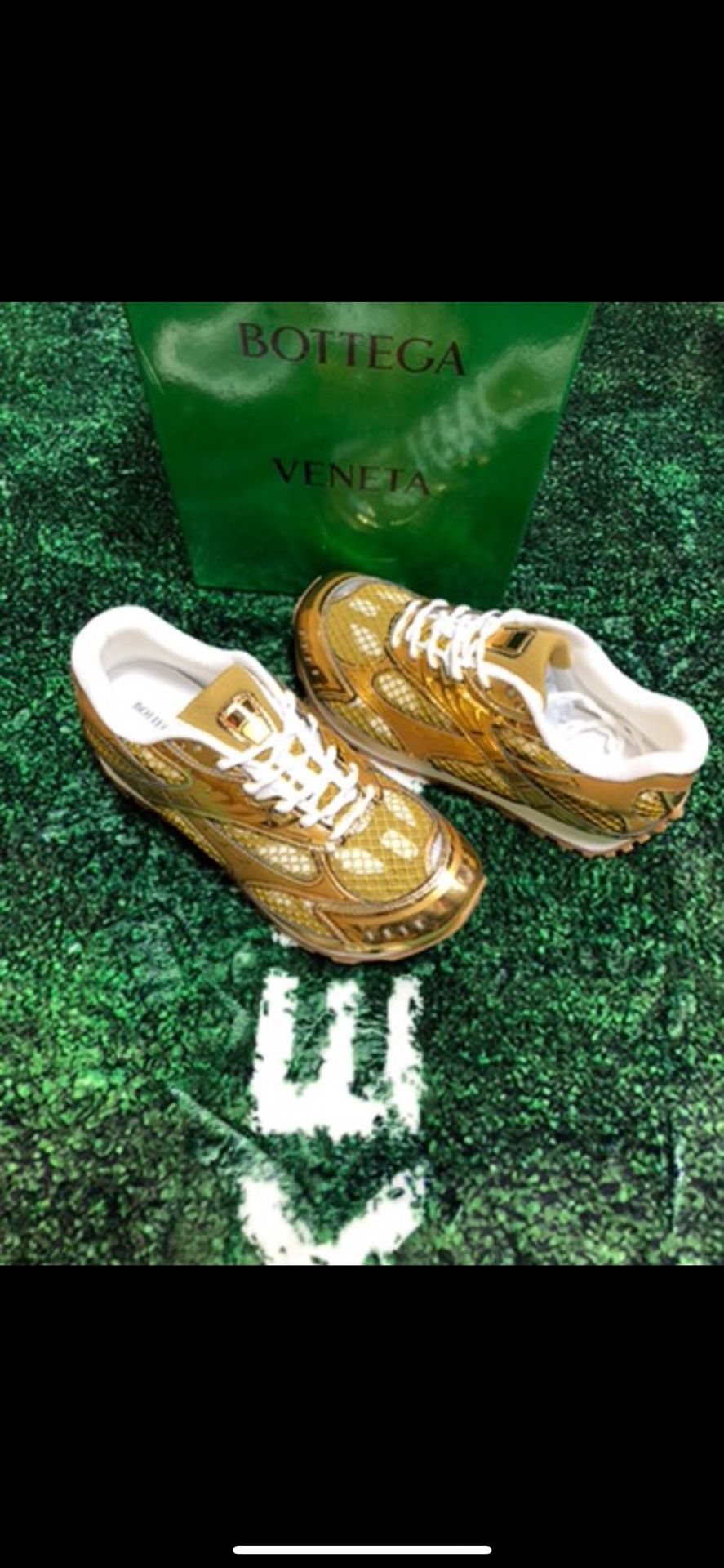 Gold Bottega Clothing