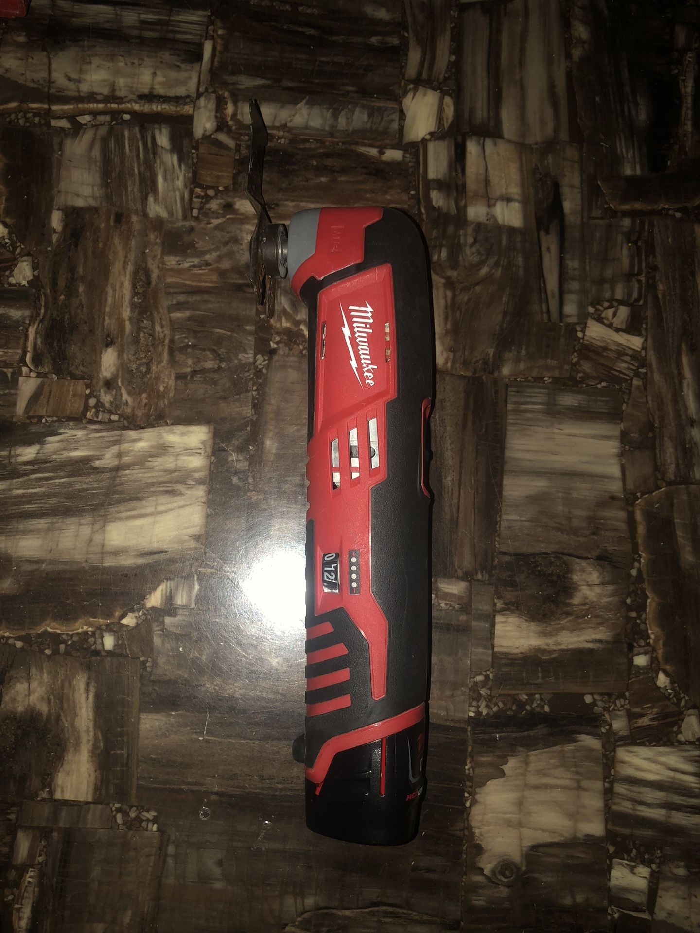 Milwaukee M12 Multi Tool One Battery and Charger 