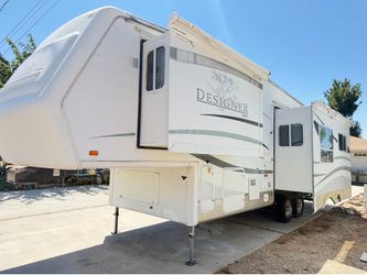 2005 Jayco designer fifth wheel