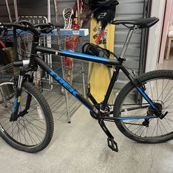 Trek - Black And Blue Mountain Bike Trek 820