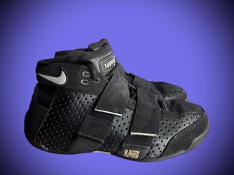 Nike LeBron James 20-5-5 Size 8.5mens