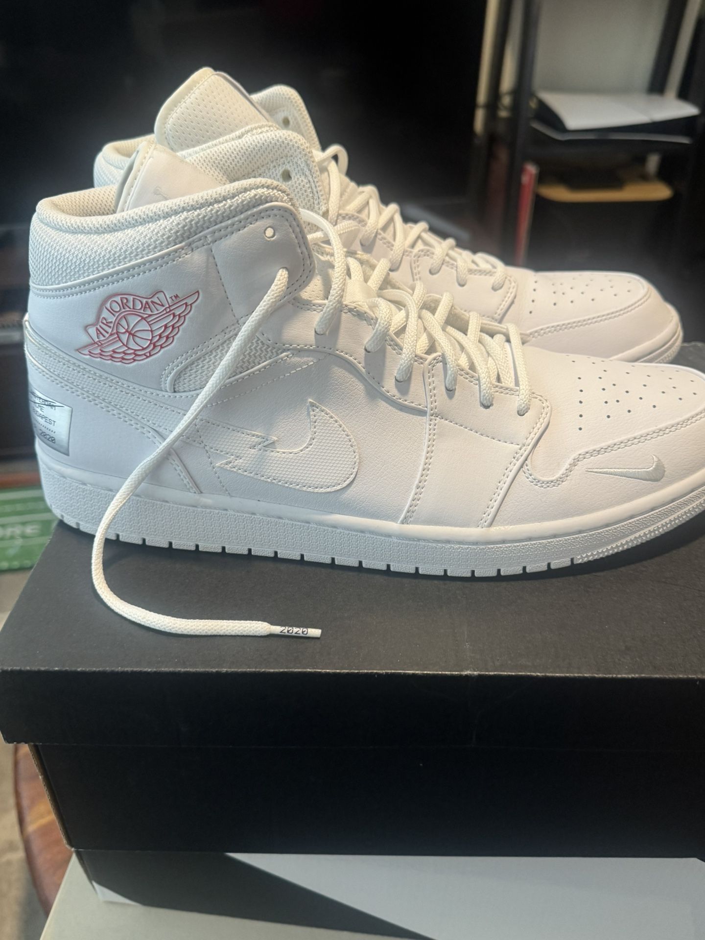 Jordan 1 Mid SE ‘On Tour’